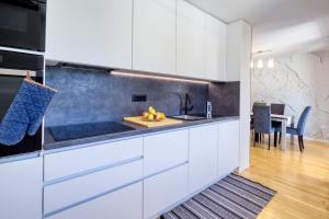 Ảnh trong thư viện ảnh của Delightfully house with a private pool and a sea view ở Premantura