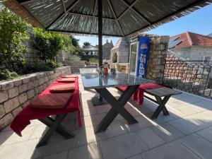 Patio nebo venkovní prostory v ubytování Vila Djuro Mikijelj