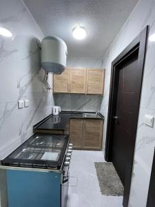 Η κουζίνα ή μικρή κουζίνα στο شقارى 8