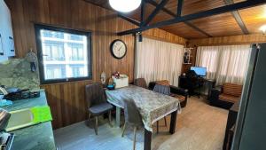 TV a/nebo společenská místnost v ubytování Guest House Kldiashvili