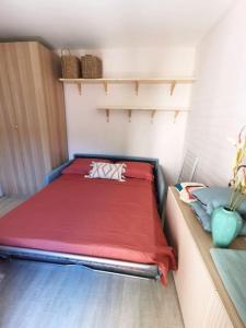 Postel nebo postele na pokoji v ubytování Studio 50m tram parking gratuit 13min gare
