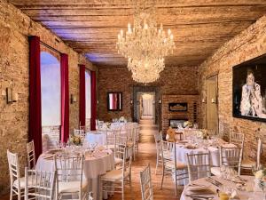 Restaurace v ubytování Péchy Castle