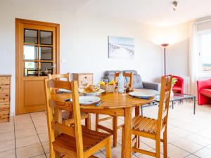 Posezení v ubytování Apartment Côte Sud-3 by Interhome