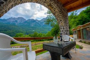 Imagem da galeria de villa prelatheth em Theth mais 25 fotografias