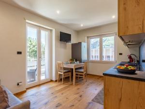 Dapur atau dapur kecil di Apartment Angelica by Interhome