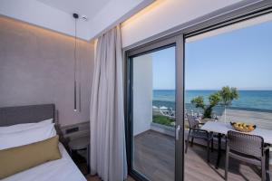 Nespecifikovaný výhled na moře nebo výhled na moře při pohledu z aparthotelu