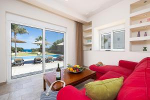 Χώρος καθιστικού στο Villa Pelagos Blue