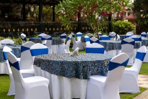 Aed väljaspool majutusasutust De Mandarin Beach Resort Suites & Villas, Candolim