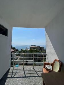 Vista generica sul mare o vista sul mare dall'interno dell'affittacamere