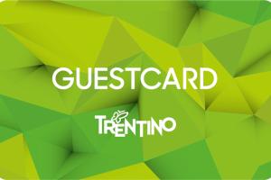 Foto dalla galleria di Casa di Tom con balcone, parcheggio e self check in a Trento