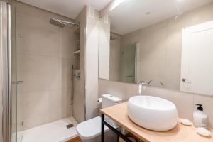 A bathroom at Azahar Még 37 kép