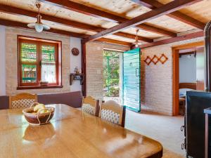 Χώρος καθιστικού στο Holiday Home Nataša by Interhome