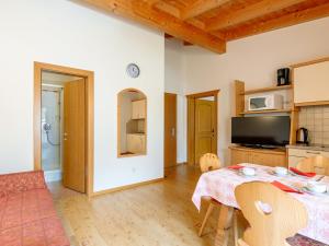 Kuchyň nebo kuchyňský kout v ubytování Apartment Nr- 18 by Interhome + 19 fotografií