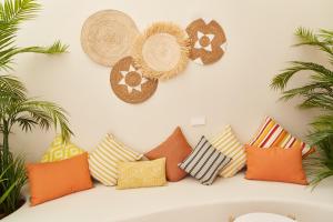 Gallery image of Excelsior Estudios & Apartamentos in San Antonio +29 photos