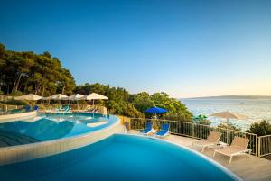 Bazén v ubytování Sunny Krk by Valamar nebo v jeho okolí