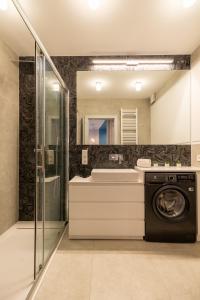 Phòng tắm tại Blue Pearl - Relaxation - Sauna, Pool, Fitness