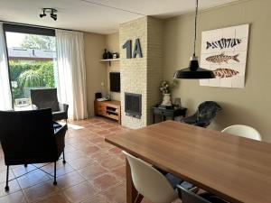 Μια τηλεόραση ή/και κέντρο ψυχαγωγίας στο Lamsoor 1A*