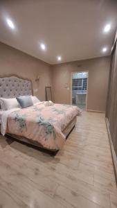 Ένα ή περισσότερα κρεβάτια σε δωμάτιο στο Omphile Retreat +20 φωτογραφίες