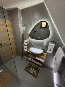 A bathroom at Trest Forest