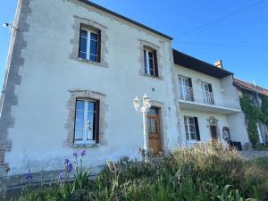 CressatBelle Maison avec vue magnifique , séjour pleine nature gd jardin的相册照片