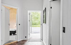 Fotografie z fotogalerie ubytování Awesome Home In Rødby With Sauna v destinaci Rodby