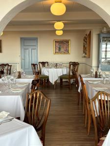 En restaurant eller et andet spisested på Hotel Kysten