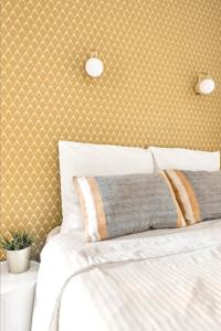Charming top floor near Montmartre