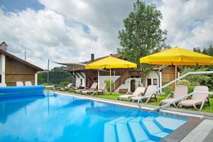 Bazén v ubytování Komfortwohnung mit Pool und Sauna nebo v jeho okolí