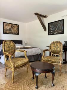 Posezení v ubytování Chateau de Lestang