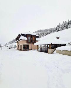 Luxury Villa Kadic v zimě