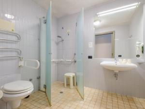 Koupelna v ubytování B&B Hotel Ferrara