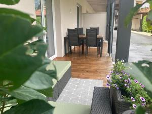 Setusvæði á AlpenLuxus presents DESIGN LODGE - terrace & car park