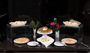 Makanan di atau berdekatan hotel