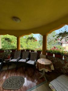 Afbeelding uit fotogalerij van Pensiunea Cassandra in Tîrgu Neamţ