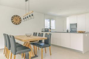 Kuchyň nebo kuchyňský kout v ubytování Niesen Apartment - Aare Jungfrau AG