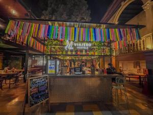 Um restaurante ou outro lugar para comer em Viajero Lima - Barranco Hostel