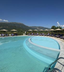 Bazén v ubytování Aar Hotel & Spa Ioannina nebo v jeho okolí + 37 fotografií
