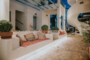 Predel za sedenje v nastanitvi Saronis Hotel Agistri - Adults Only