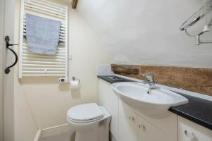 Bilik mandi di Anchor Cottage, Orford +32 gambar