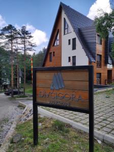 Gedung tempat apartemen berlokasi
