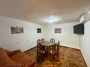 TV a/nebo společenská místnost v ubytování Vivienda Rural La Atalaya + 4 fotografie