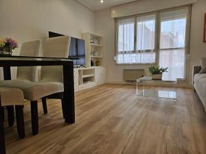 Μια τηλεόραση ή/και κέντρο ψυχαγωγίας στο 25A05 Apto moderno y céntrico