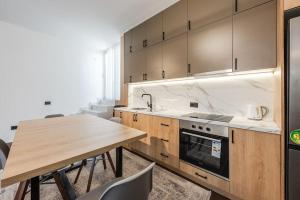 Ảnh trong thư viện ảnh của The City Center Penthouse by PS ở Durrës