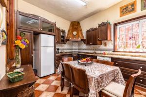 Kuchyň nebo kuchyňský kout v ubytování Casa Jurado