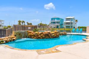 Kolam renang di atau dekat dengan 1 Mi to Beach Access Coastal Port Aransas Home