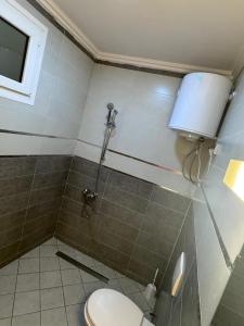 Koupelna v ubytování Belles Appartements à côté de la plage + 21 fotografií