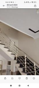 een foto van een trap in een gebouw bij Appartement in Oujda
