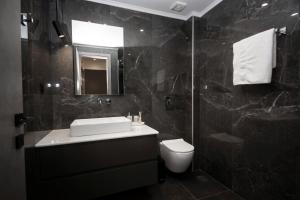 Bilik mandi di Celestial Apartments +23 gambar