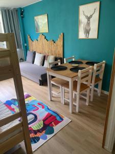 Gallery image of Studio mongie aux pieds des pistes avec balcon in La Mongie