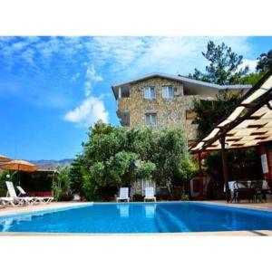 Hồ bơi trong/gần Kybele Adrasan Otel